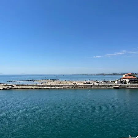 Estanca Revirada 아파트 *